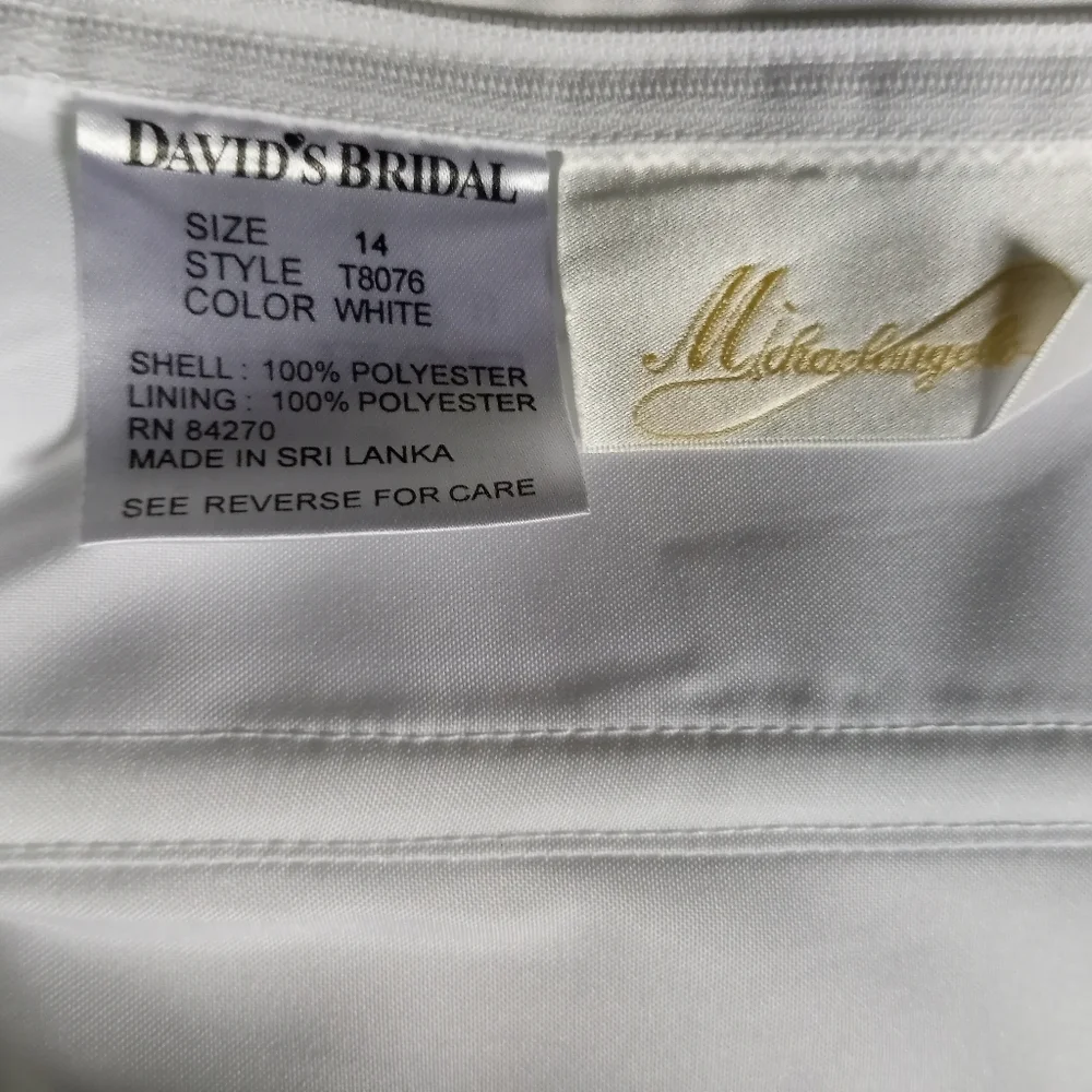 EUC David's Bridal strapless wedding dress by Michaelangelo - 14 - Picture 11 of 11